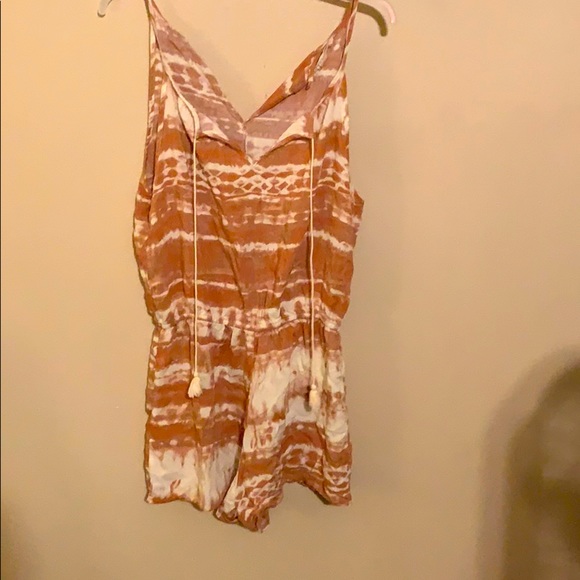 Romper - Picture 1 of 4